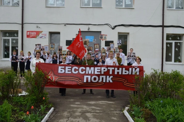 Бессмертный полк в школе.